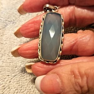 925 STERLING SILVER SURROUNDING A BEAUTIFUL BLUE QUARTZ 💙 NECKLACE. PICS 📸